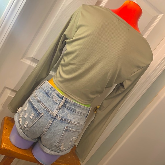 SHEIN Crop Top - Picture 5 of 8